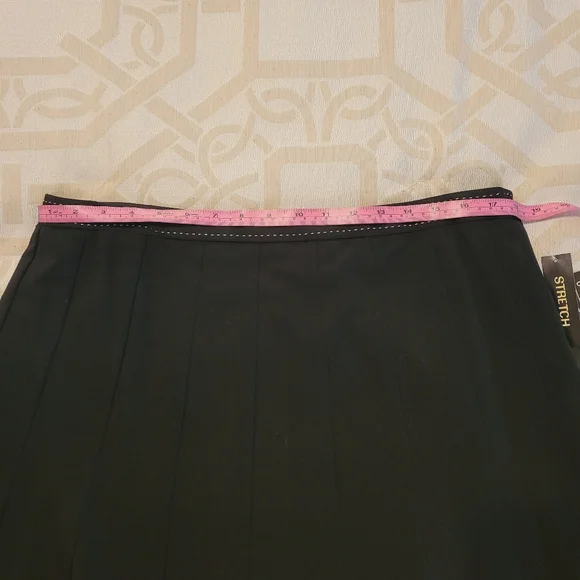 John Paul Richard black pleated flare skirt, fully lined, size 16, NWT - Picture 9 of 10
